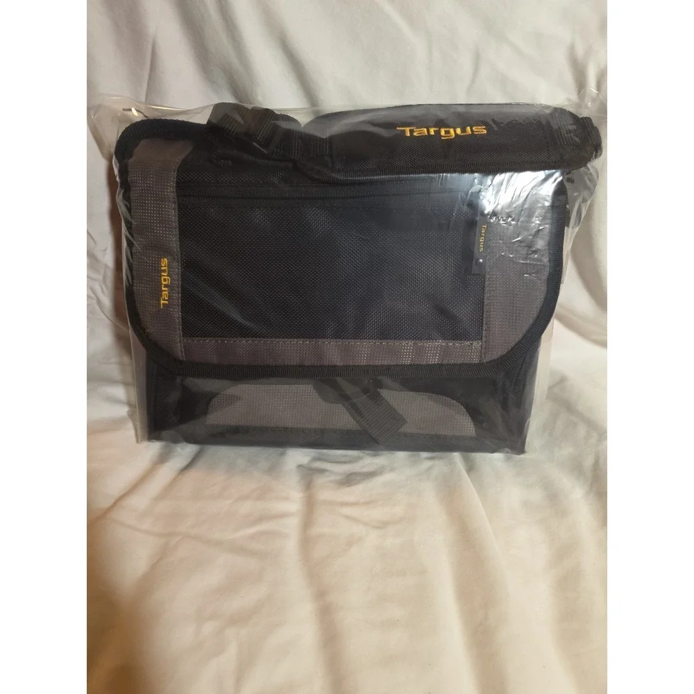 Targus 11 Inch Messenger Bag
